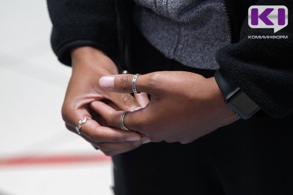 Вуктыльские спасатели сняли три серебряных кольца с руки пенсионерки  