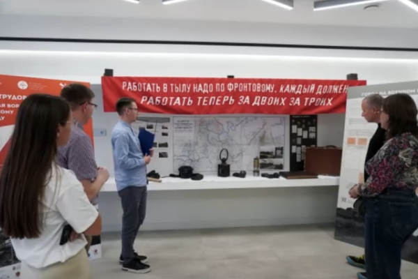 В Санкт-Петербурге продолжают работать выставки Воркутинского музейно-выставочного центра