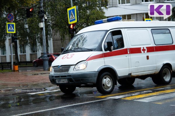 В Сыктывкаре крыша торгового ларька обрушилась на женщину 