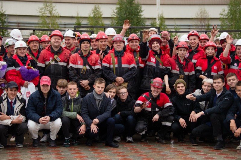 Первые студенты корпоративной группы ООО "ЛУКОЙЛ-УНП" трудоустроены на нефтеперерабатывающий завод