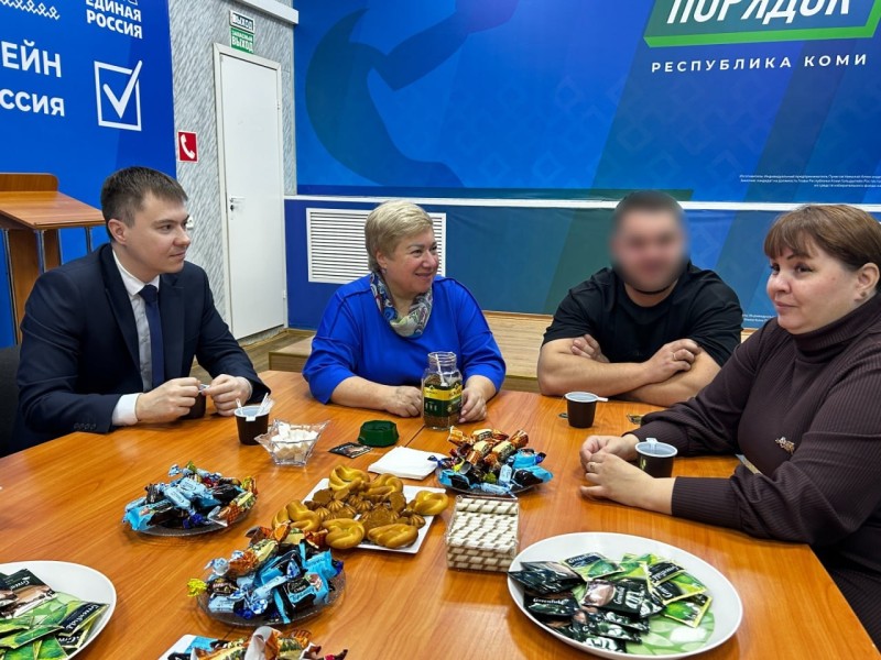 "Пулькины дочки", помощь фронту и сила духа Севера: актив "Единой России" встретился с участником СВО