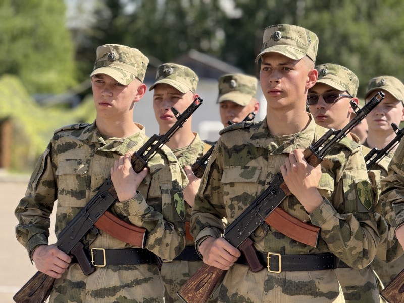 Юношей из Коми призовут в Северо-Западный округ Росгвардии