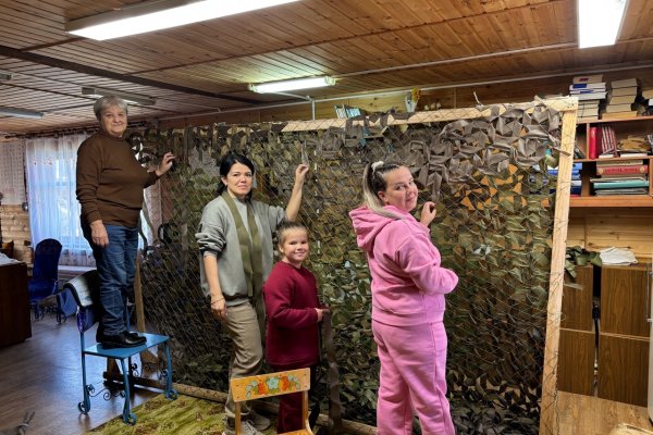 Волонтеры Усть-Вымского района за сентябрь подготовили 52 маскировочные и 4 антидроновые сети для фронта