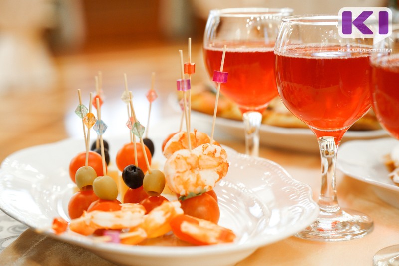 Жители Коми стали меньше тратить деньги в ресторанах, кафе и барах