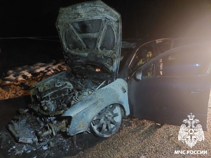 Под Сосногорском на автодороге сгорел автомобиль