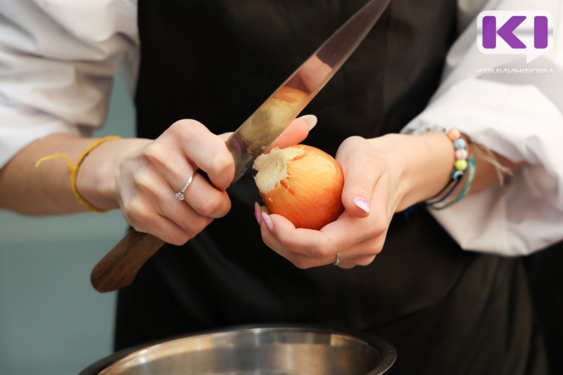 Кухонная драчунья из Инты дошла до суда Санкт-Петербурга из-за судимости за ножевые ранения 