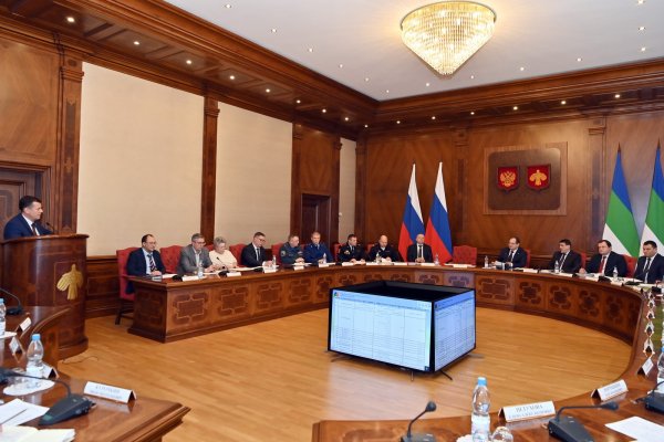 Ростислав Гольдштейн поручил Правительству Коми обеспечить безусловное выполнение графика ремонтных работ на школьных маршрутах