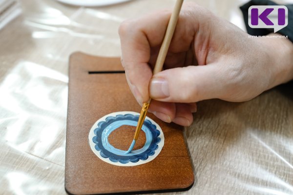 Почти 1,2 тысяч жителей Коми осваивают живопись в 65 самодеятельных кружках