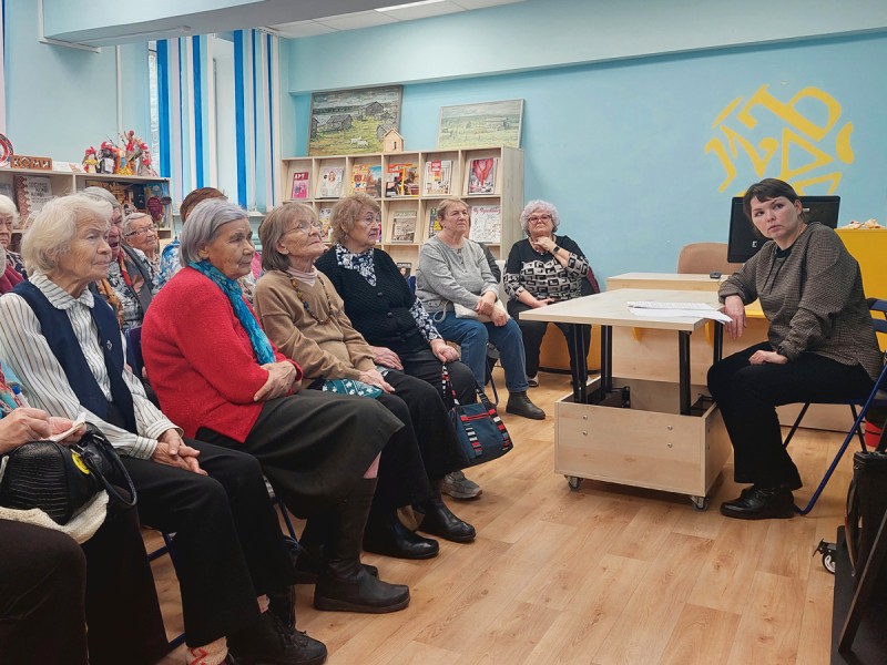 Старшему поколению Сыктывкара развеяли мифы о цифровом рубле