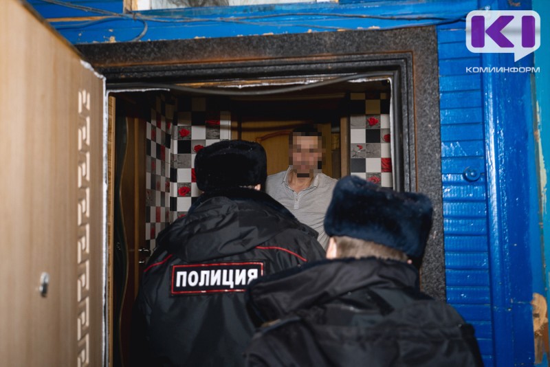 В Усинске выявили нелегала, который въехал в Россию под новой фамилией и с новым паспортом