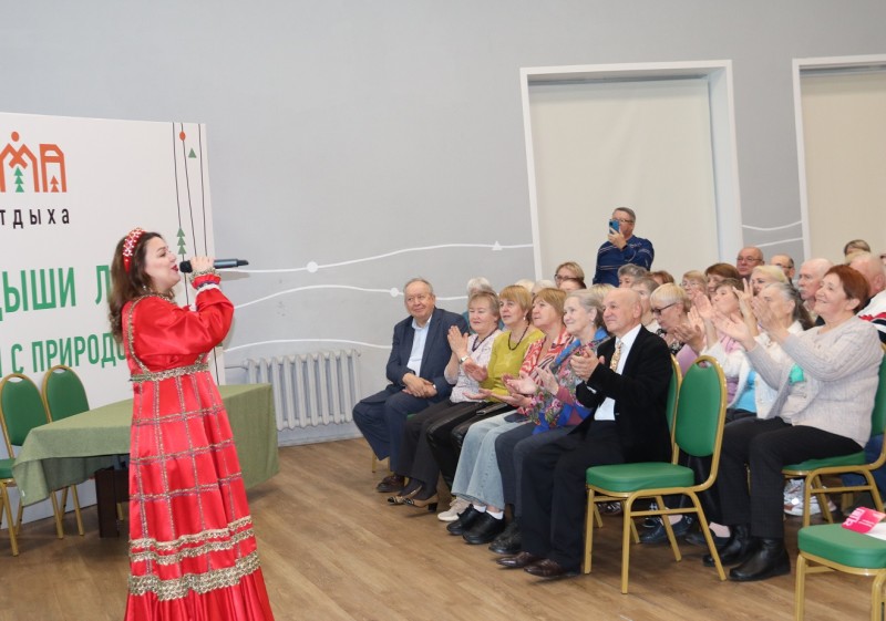 СЛПК организовал праздничные встречи ветеранов ко Дню пожилого человека