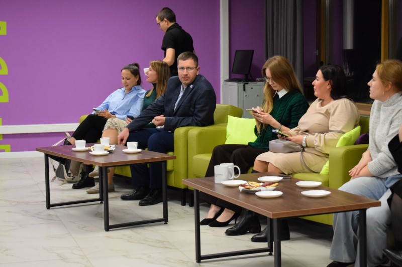 Будущие управленцы Дальнего Востока и Арктики познакомили молодых сыктывкарцев с программой "Муравьев-Амурский 2030"