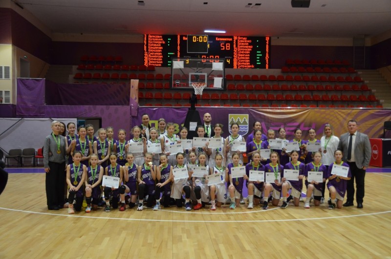 Баскетболистки Коми завоевали бронзу на Межрегиональных соревнованиях
