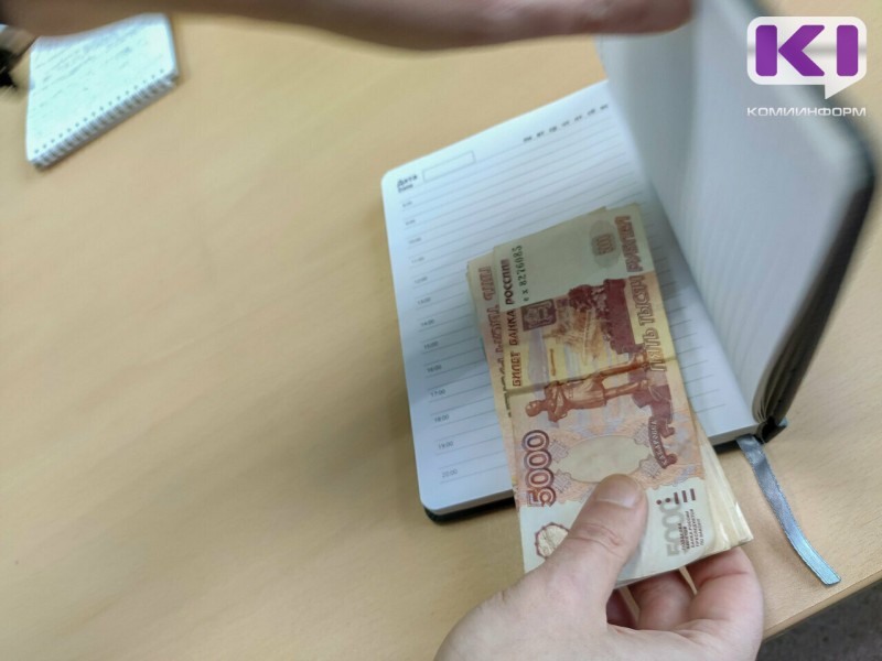 В Сосногорске экс-преподаватель и бывший студент техникума осуждены за мелкое взяточничество