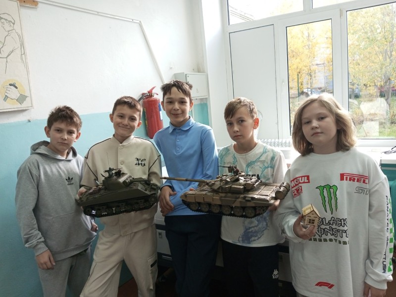 При поддержке главы Коми в сосногорской школе открылся кружок танкомодельного спорта

