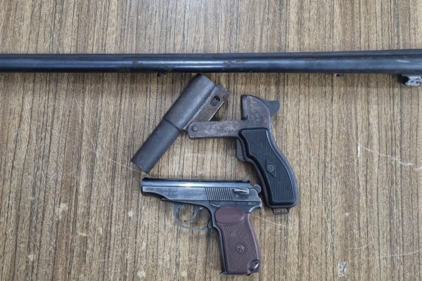 Воркутинец нашел в тундре два пистолета и ствол охотничьего ружья