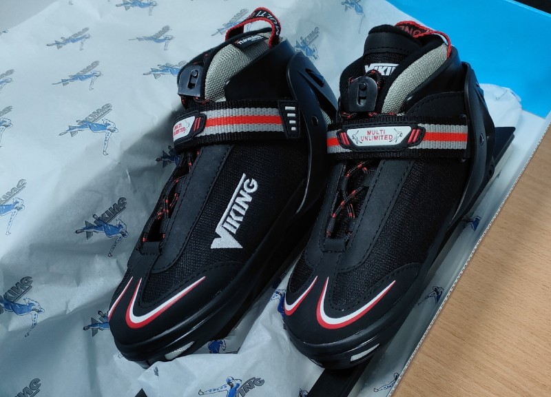 Федерация конькобежного спорта Коми получила 55 пар коньков от Союза конькобежцев России