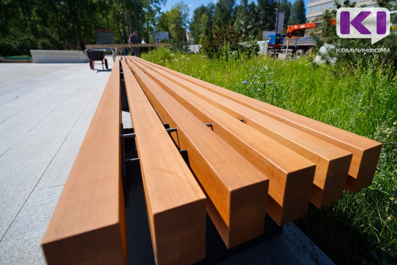 На площадке у сыктывкарского кинотеатра "Октябрь" поставят сцену и трибуны для посетителей