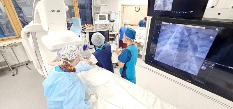 Под руководством федерального эксперта в Кардиодиспансере прооперировали шесть детей с пороком сердца