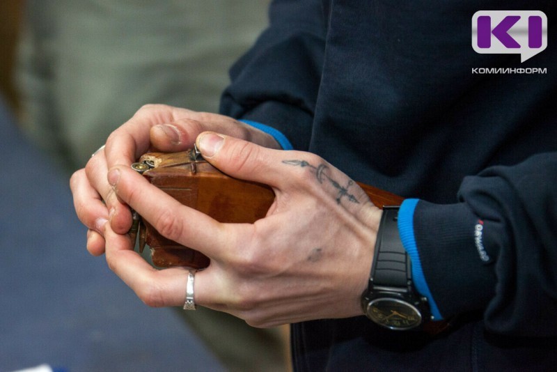 Житель Усть-Вымского района условно получил три с половиной года лишения свободы за реабилитацию нацизма и незаконное хранение оружия