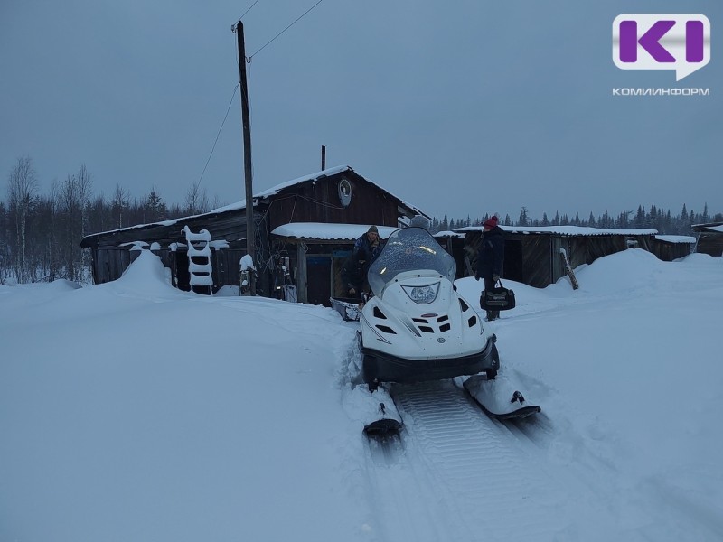 В Ухте спасатели вывезли из леса замерзающего охотника 