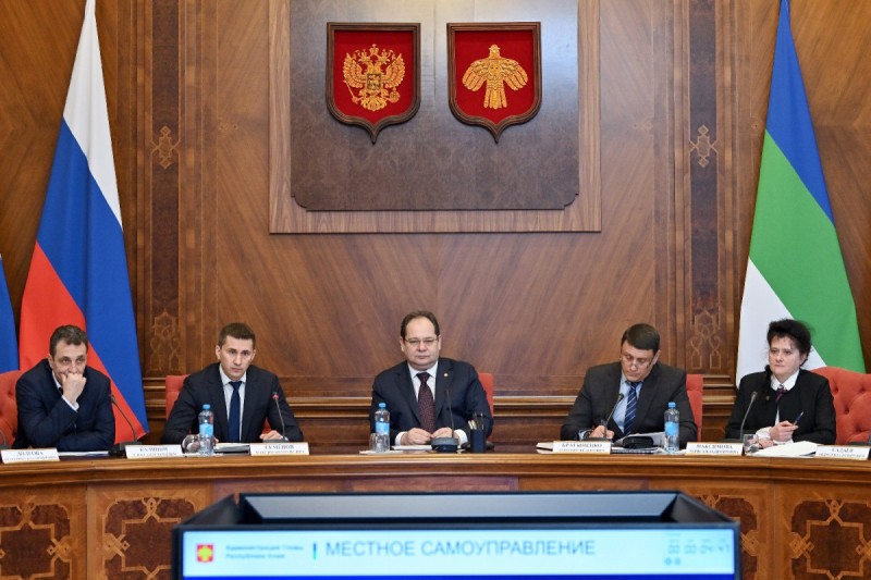 Ростислав Гольдштейн поручил восстановить уличное освещение в районе детского реабилитационного центра в Краснозатонском