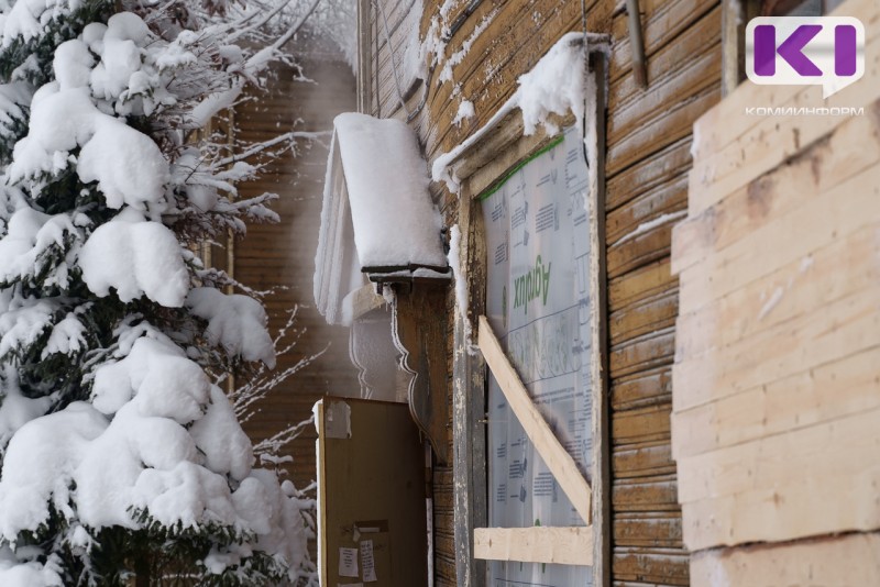 Прокуратура Сыктывкара восстановила права пенсионерки, проживающей в аварийном доме

