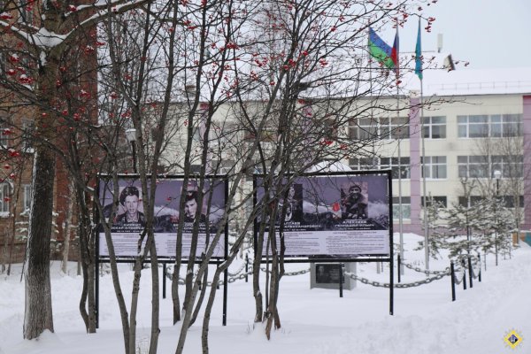 В Инте в сквере ВДВ установили новые баннеры