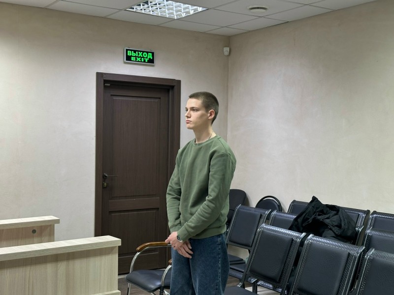 Без тормозов: Сыктывкарский суд ограничил в свободе 19-летнего водителя-лихача и обязал выплатить 900 тыс. рублей пострадавшей в ДТП женщине