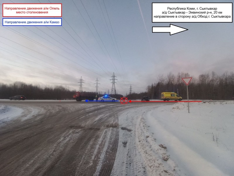 В Сыктывкаре Opel Insignia догнал КамАЗ при выезде с объездной 