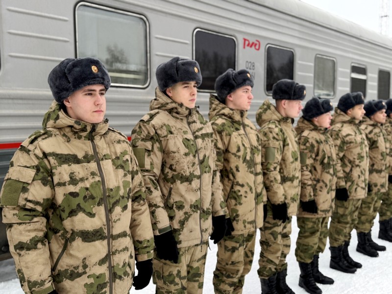 Более 100 призывников из Коми отправились служить в воинские части Росгвардии