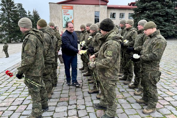 Ростислав Гольдштейн вручил бойцам СВО из Коми государственные награды