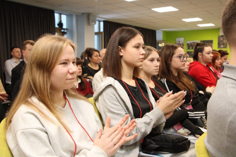 Мост от детства к взрослой жизни: слет в Сыктывкаре собрал выпускников детских домов
