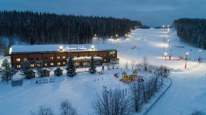 Доступные трассы и семейная инфраструктура: лыжно-спортивная база "Сияние Севера" в Ухте открыла зимний сезон 