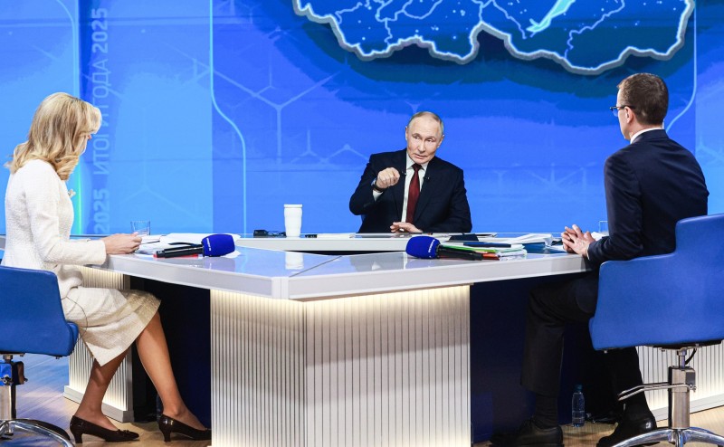 Президент России призвал власти думать о многодетных семьях и их доходах