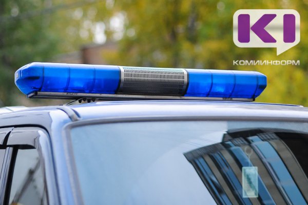 В Сосногорске 18-летнего водителя лишили прав за самовольную установку спецсигнала 