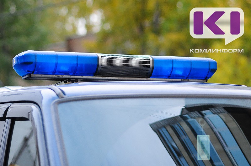 В Сосногорске 18-летнего водителя лишили прав за самовольную установку спецсигнала 