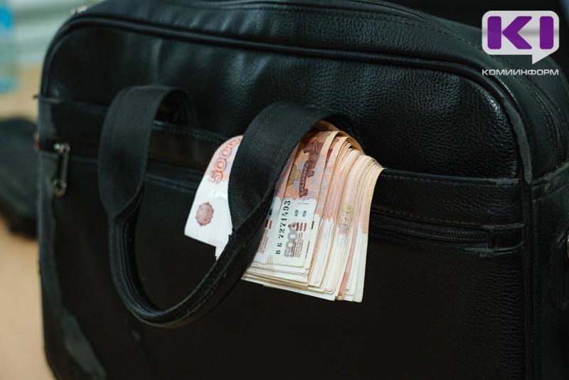 По иску прокуратуры Коми с бывшего госслужащего взыскан коррупционный доход