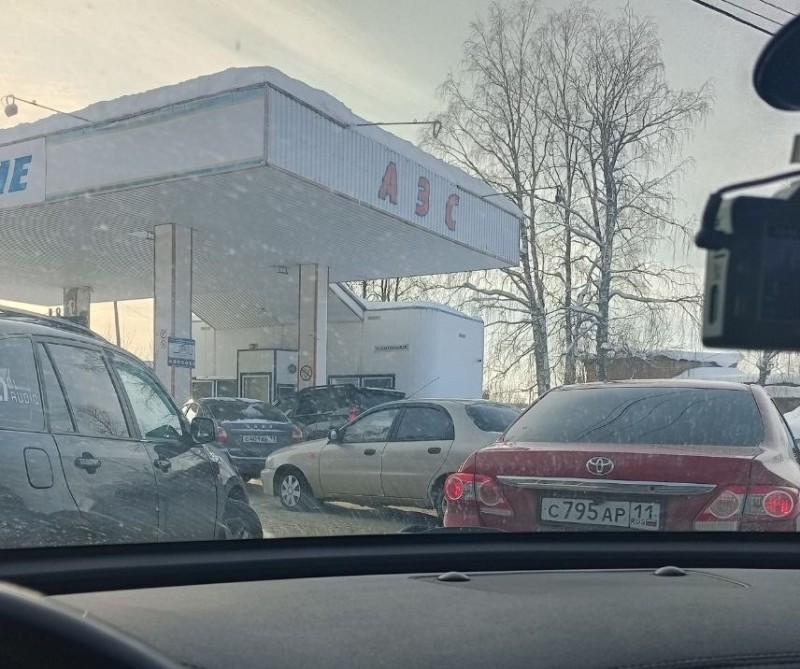 УФАС потребовала разъяснений у оператора АЗС в Ухте по поводу роста цен на бензин после атаки БПЛА