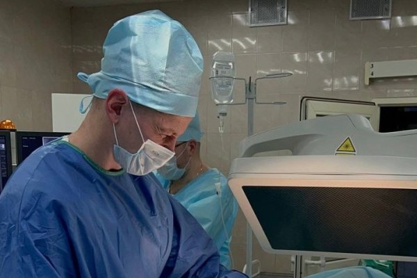 В Коми впервые провели операцию по установке стержня при переломе таза у подростка