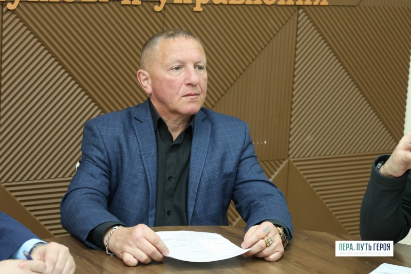 У каждого есть свой наставник: участники программы "Пера. Путь героя" отметили новый профессиональный праздник