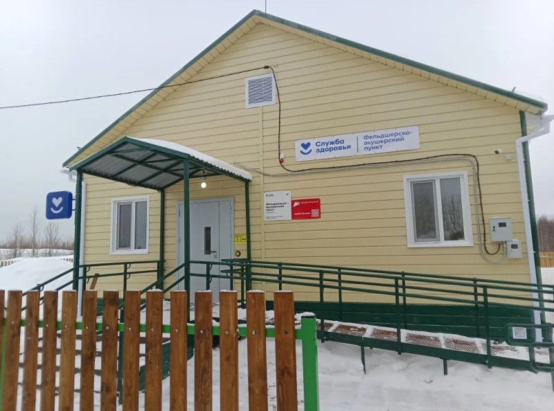 Замминистра здравоохранения Коми проинспектировал строительство ФАПа в Приуральском