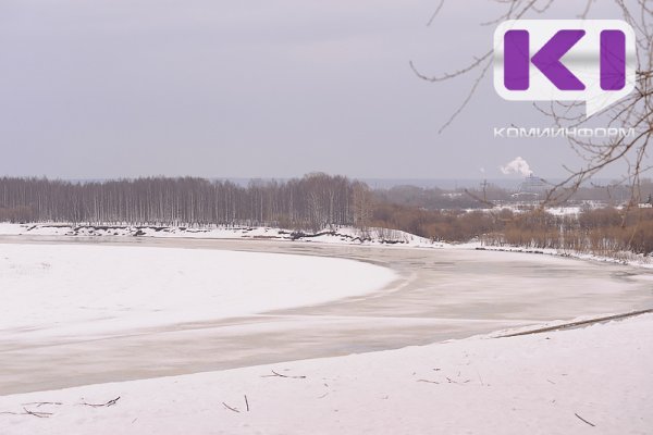 На Печоре начал разрушаться лед, подо льдом - шуга 