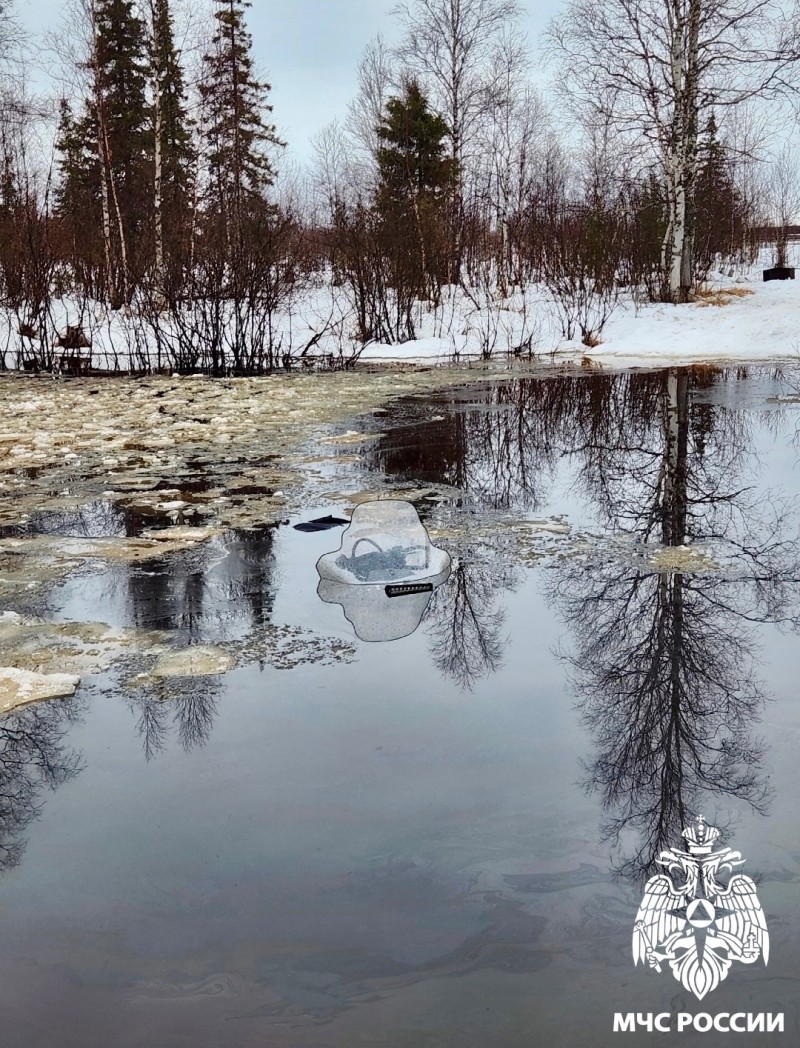 На реке Малая Инта снегоход провалился под лёд