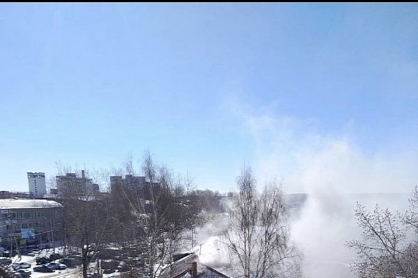 В сыктывкарском м.Дырнос ликвидировали пожар возле здания ГАИ