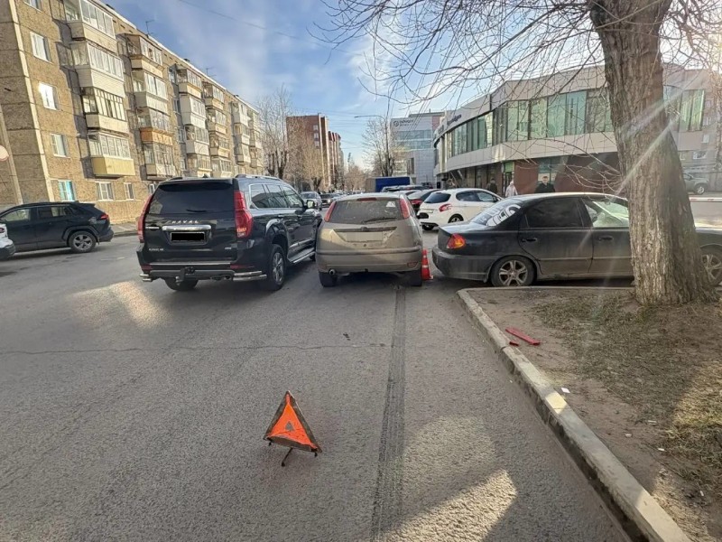 В Сыктывкаре водитель Haval устроил двойное ДТП и переломал себе пальцы