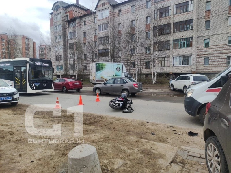 В Сыктывкаре произошло ДТП с участием мотоциклиста 