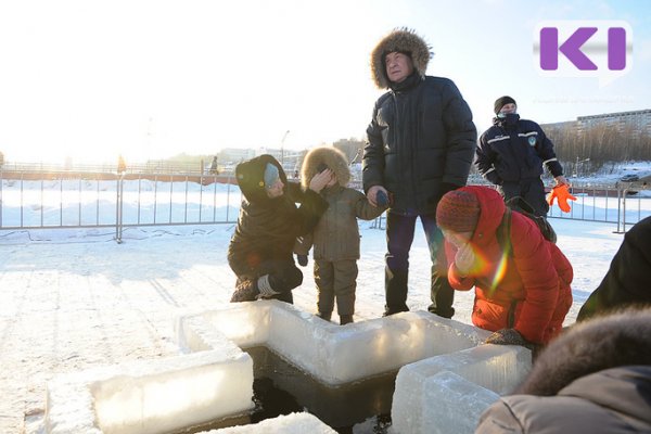 В Сыктывкаре из-за аномального тепла переносится одна из купелей
