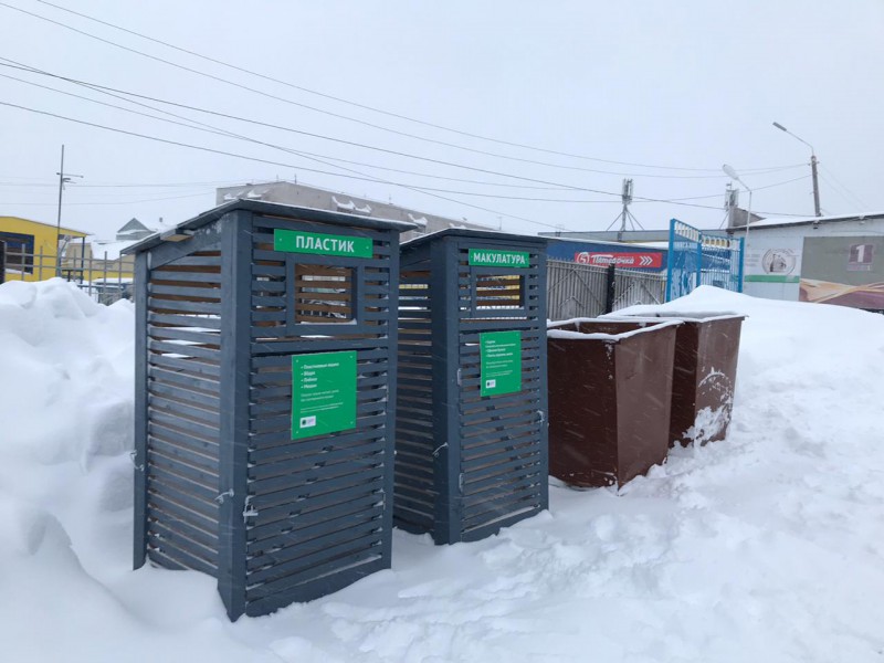 Усинские предприниматели установили шесть контейнеров для макулатуры и пластика