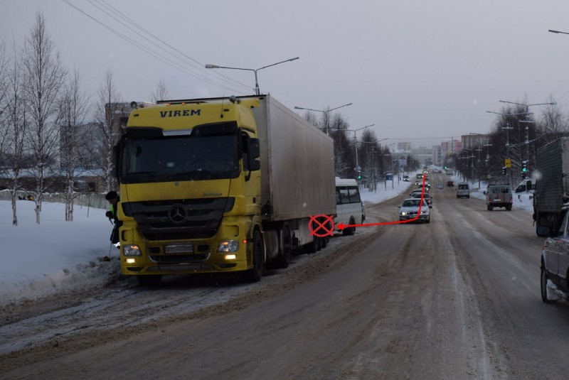 В Ухте маршрутка протаранила грузовик